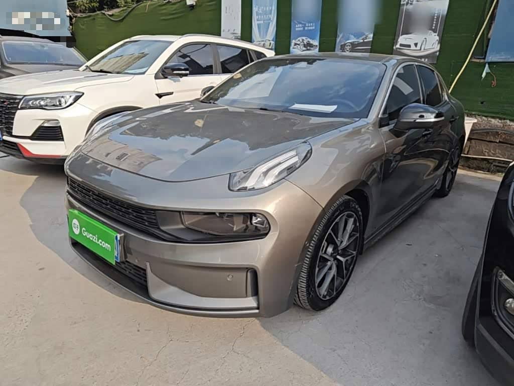 Lynk & Co 03