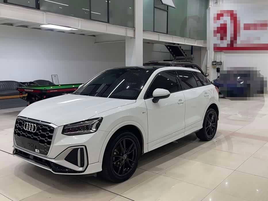 Audi Q2L