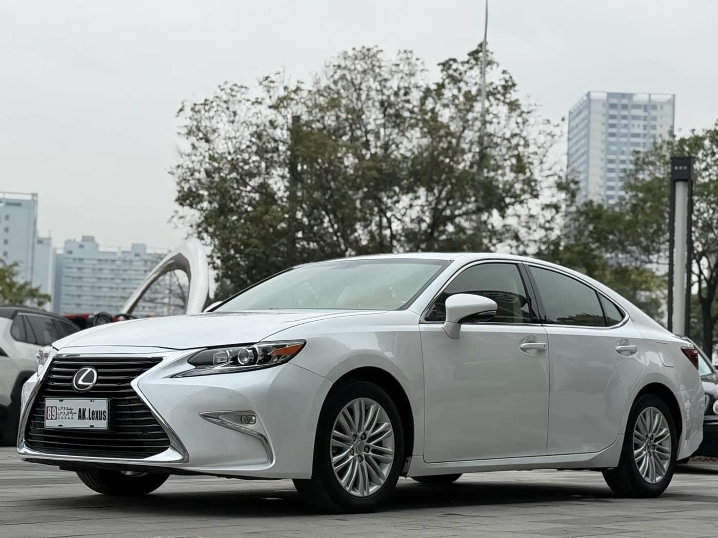 Lexus ES
