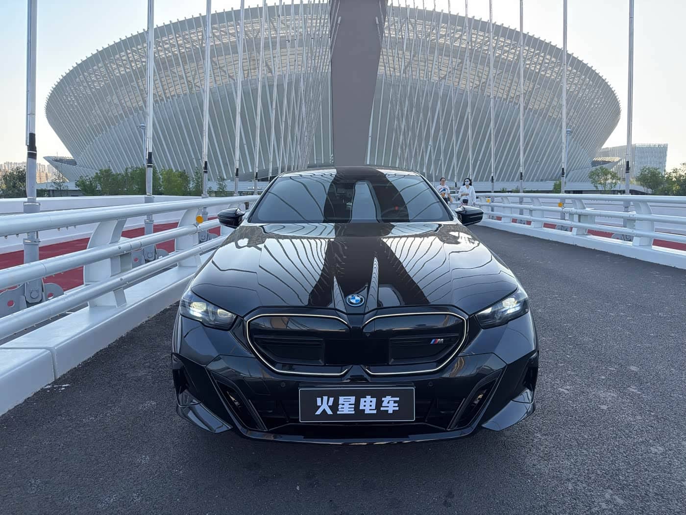 BMW i5 M60