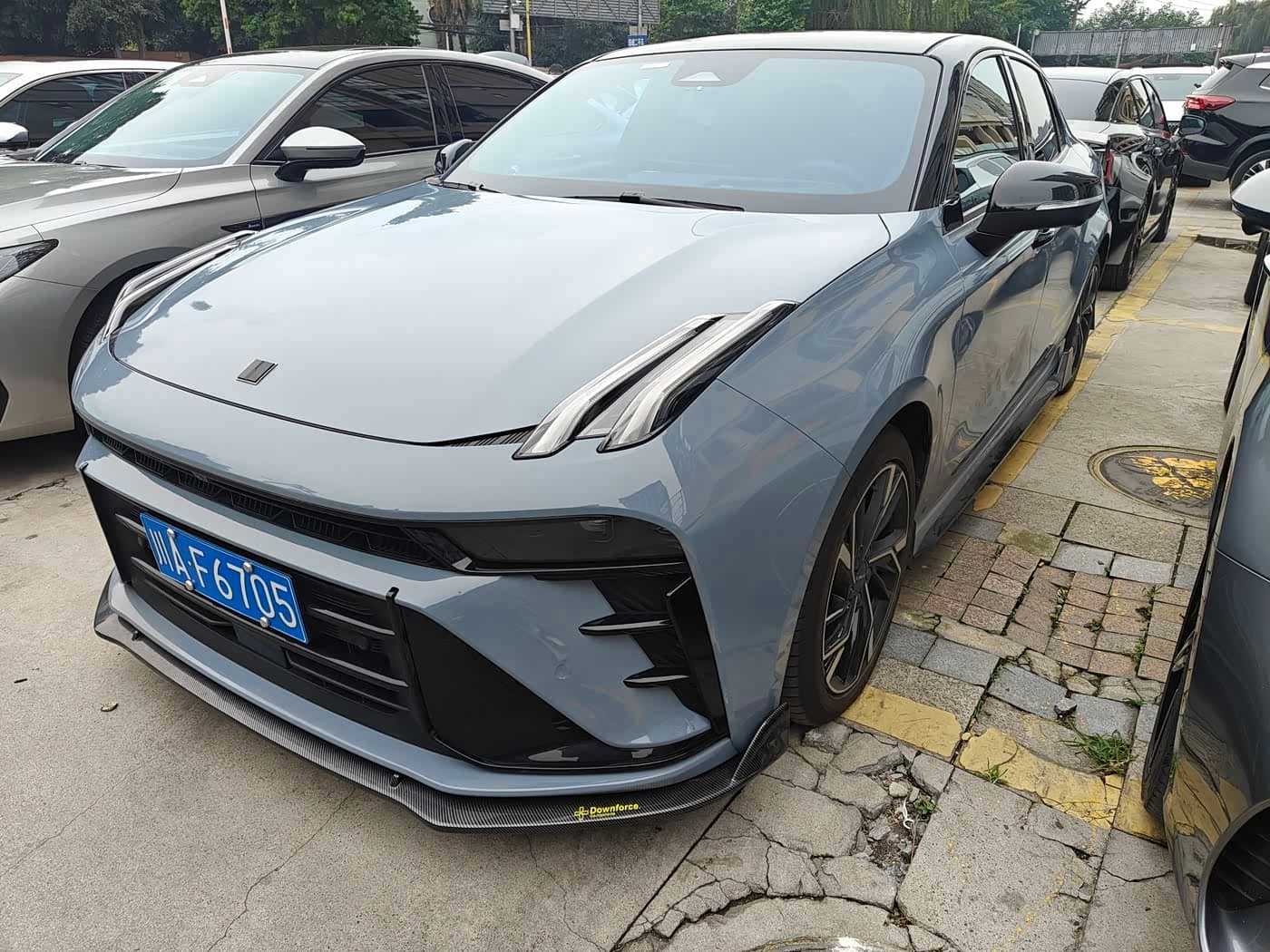 Lynk & Co 03