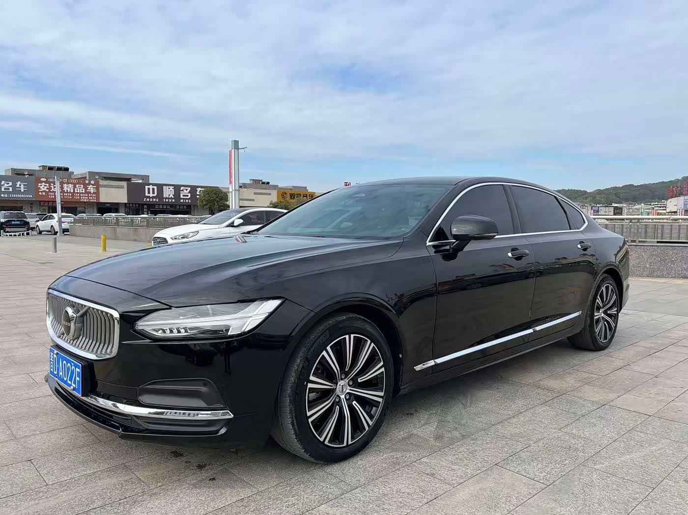Volvo S90