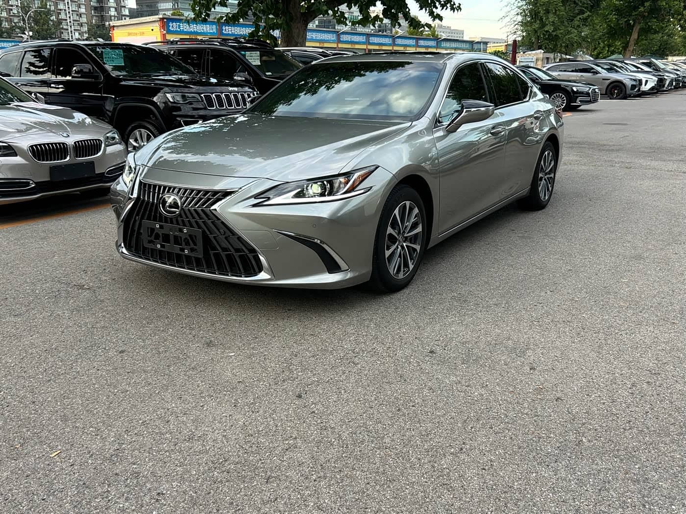 Lexus ES