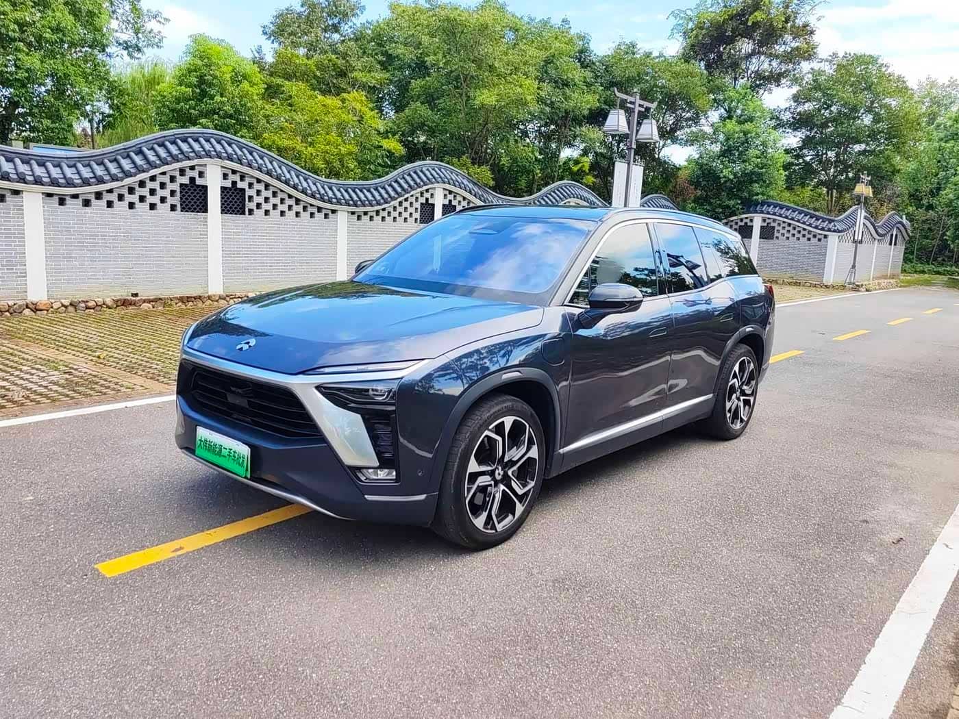 NIO ES8