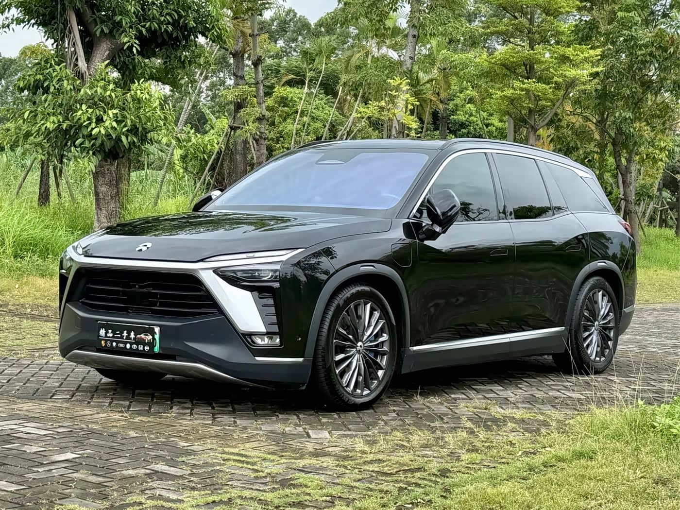 NIO ES8