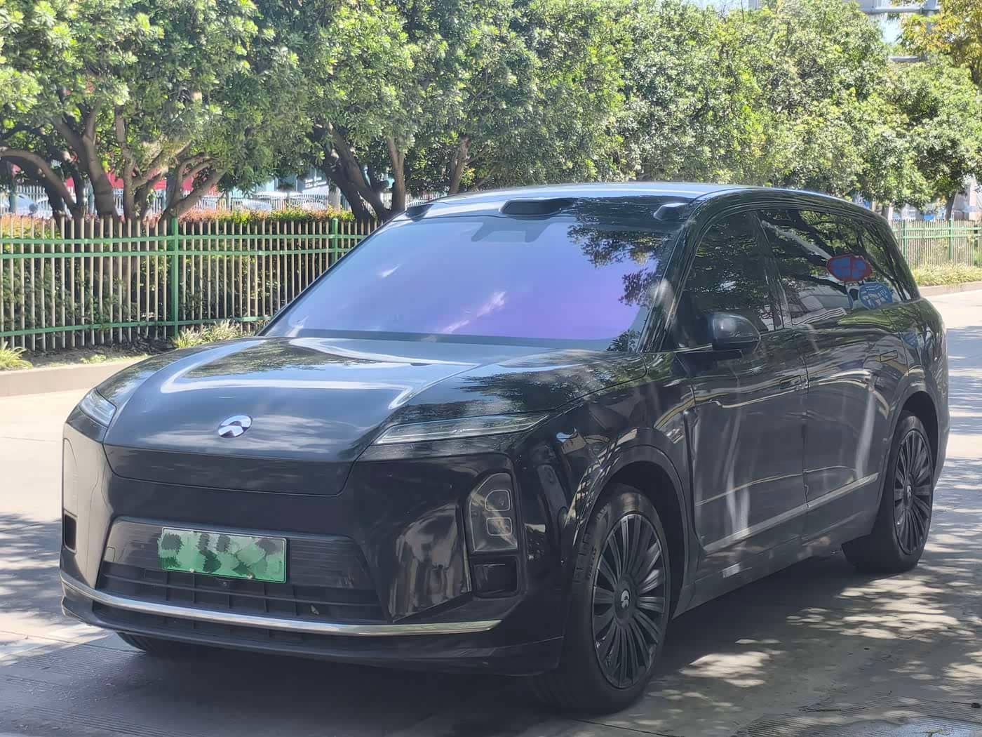 NIO ES8