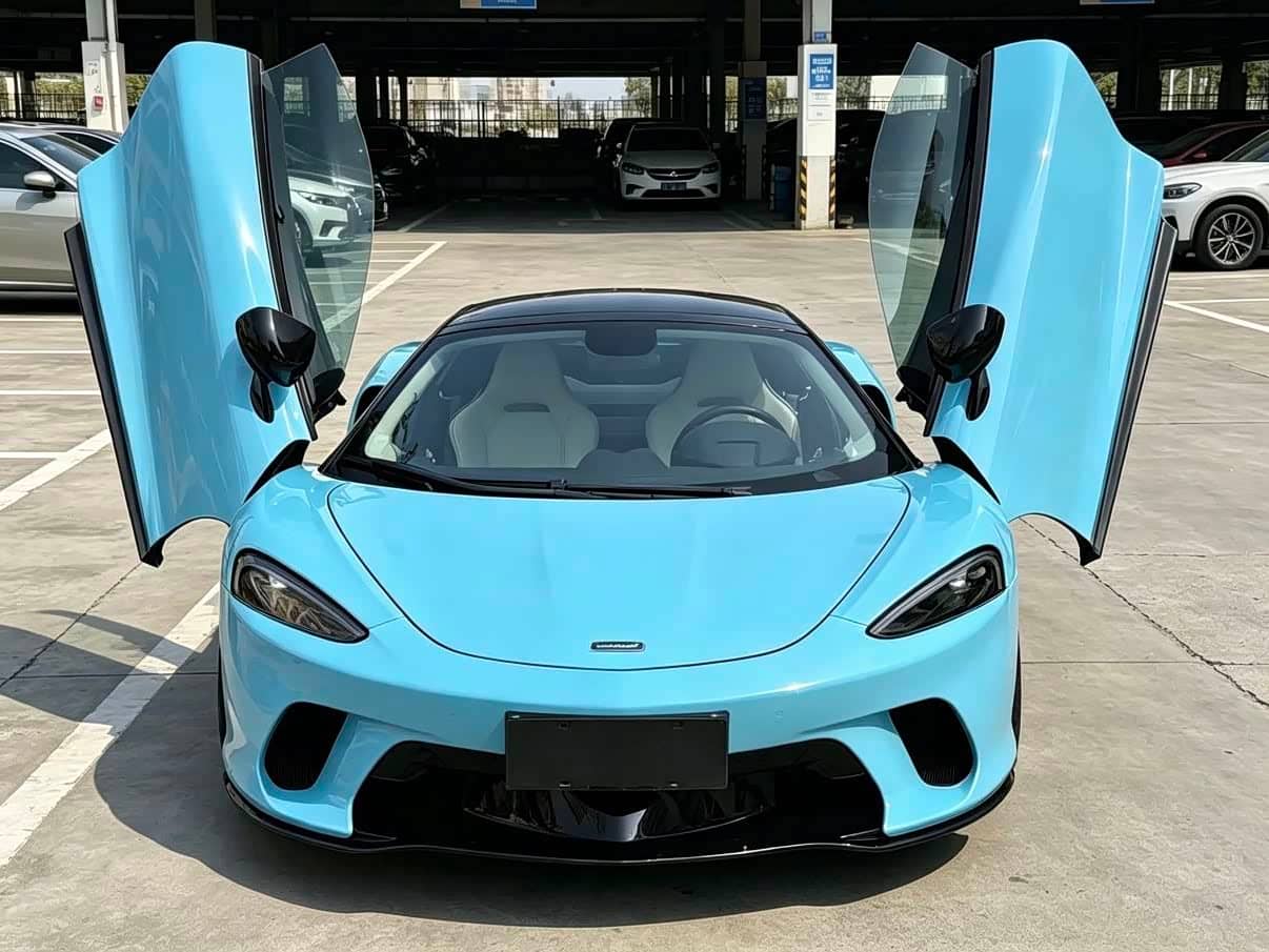 McLaren GT