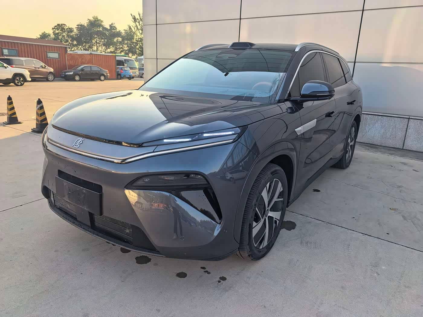 BYD Tang L