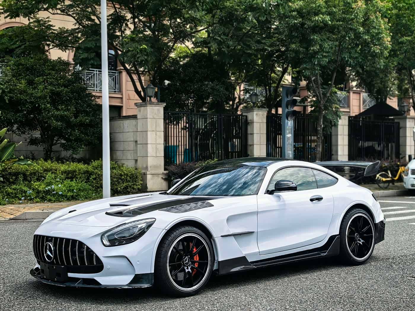 Mercedes-Benz AMG GT