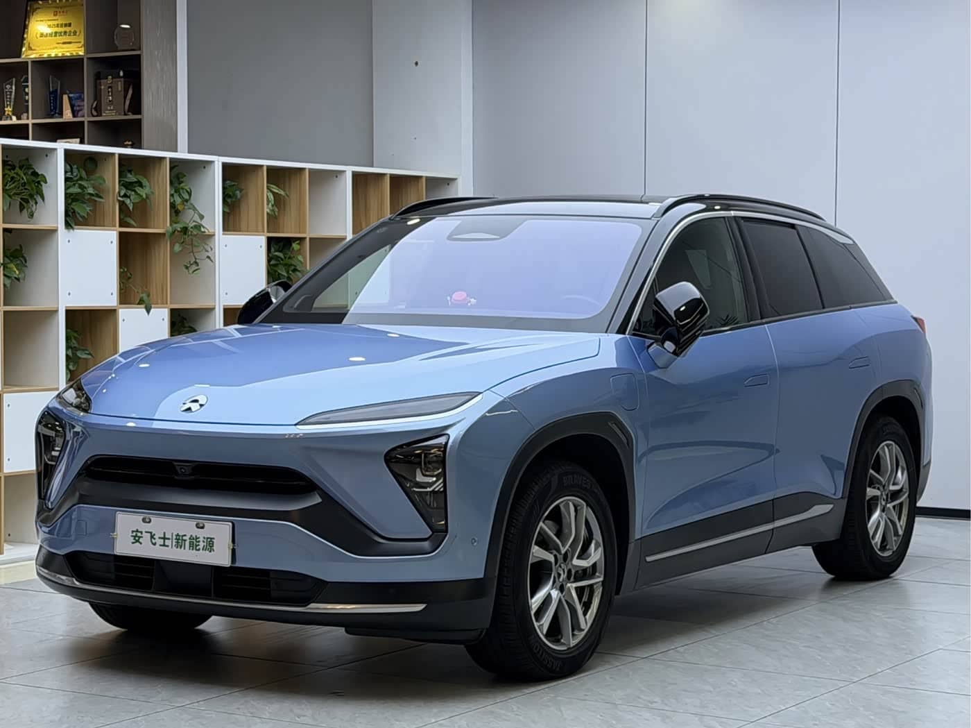 NIO ES6
