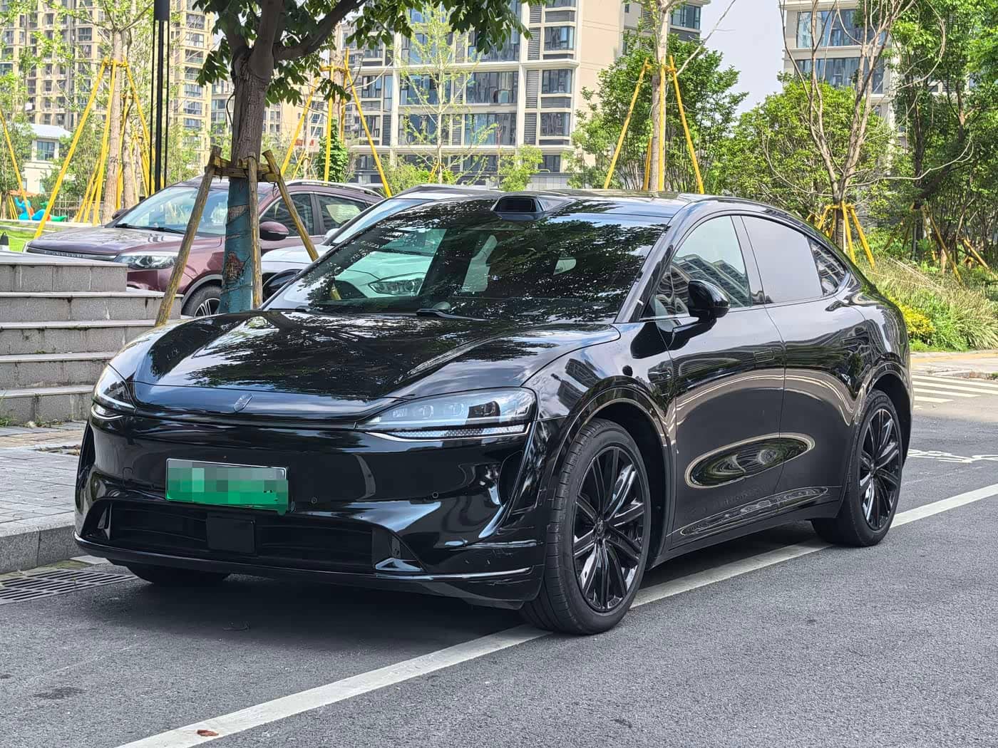 Zhijie Luxeed R7