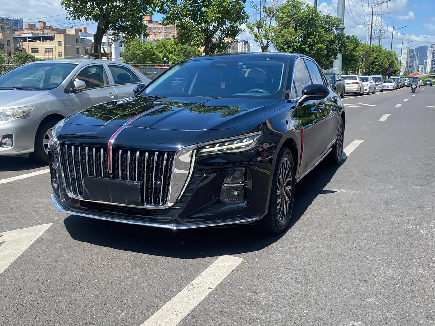 Hongqi H5