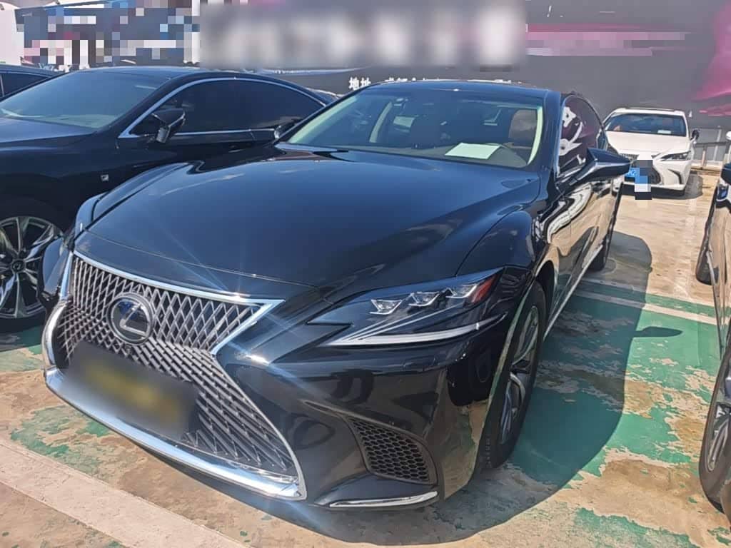 Lexus LS