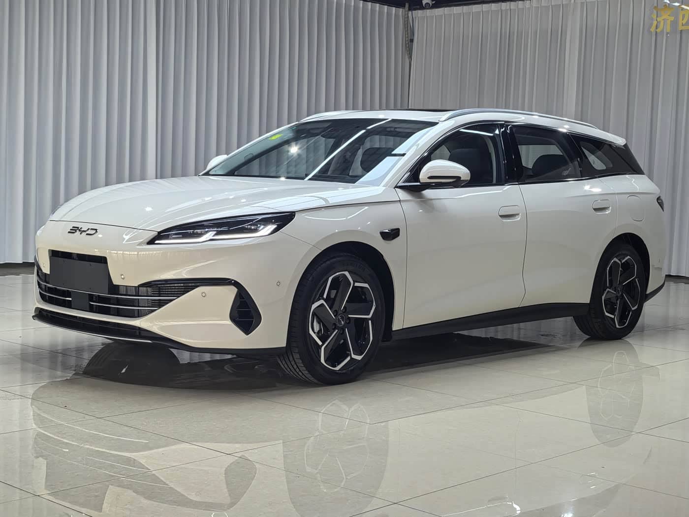 BYD Seal 06 DM-i Touring