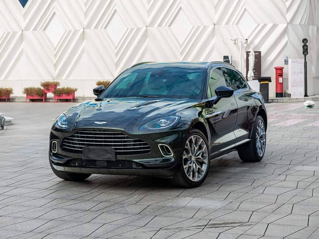 Aston Martin DBX