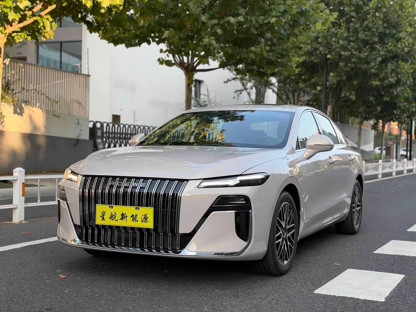 Roewe M7 DMH