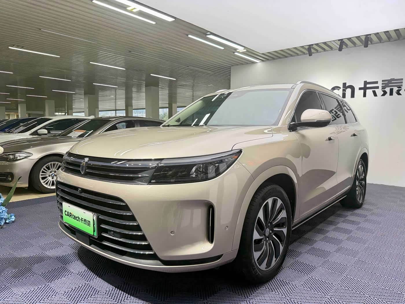 AITO Wenjie AITO M7