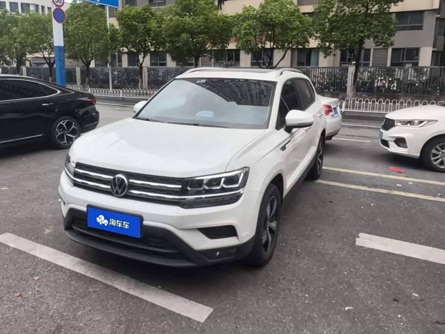 Volkswagen Tharu