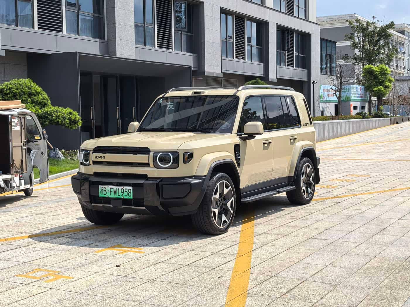 iCAR V27