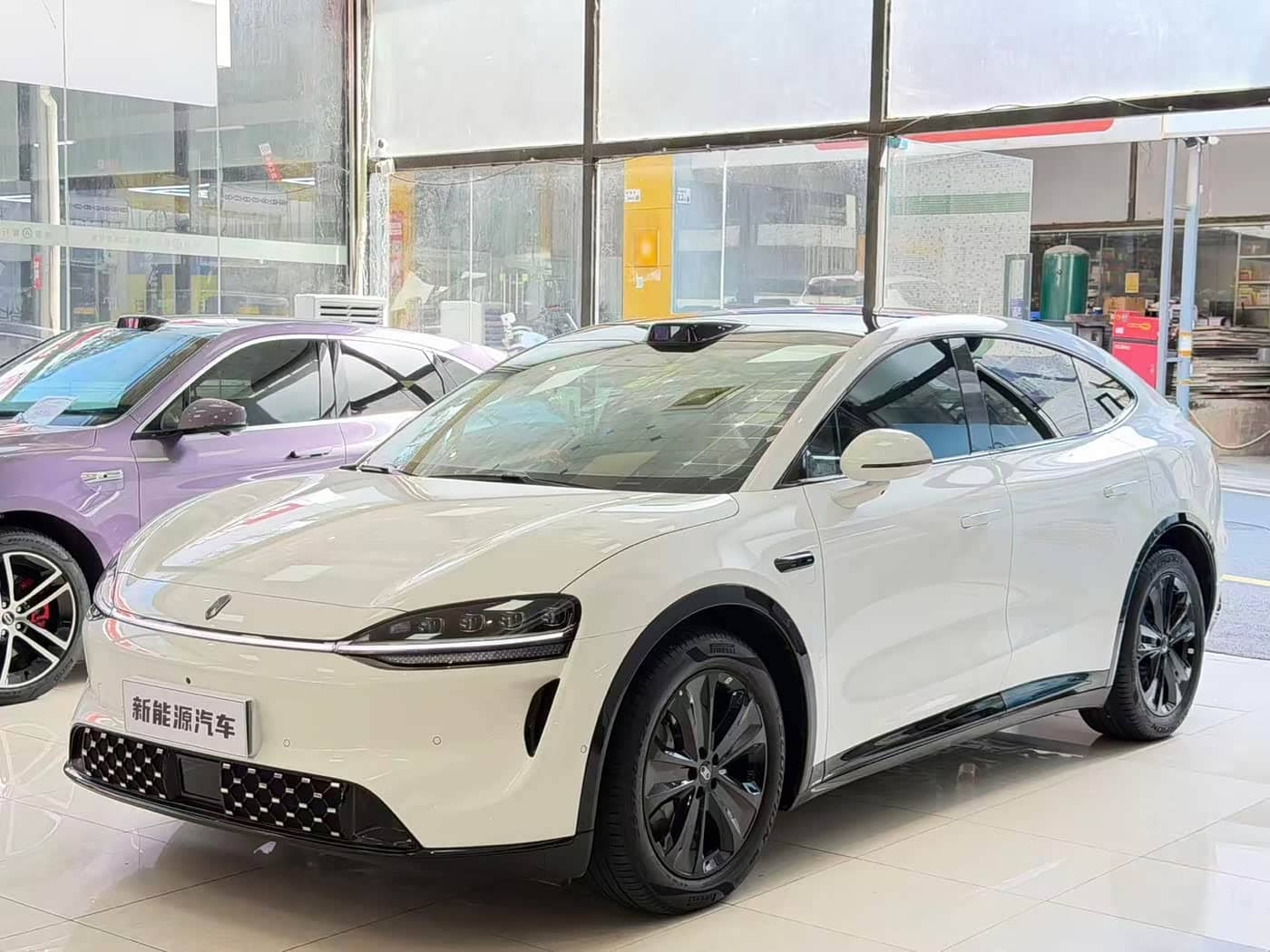 Zhijie Luxeed R7