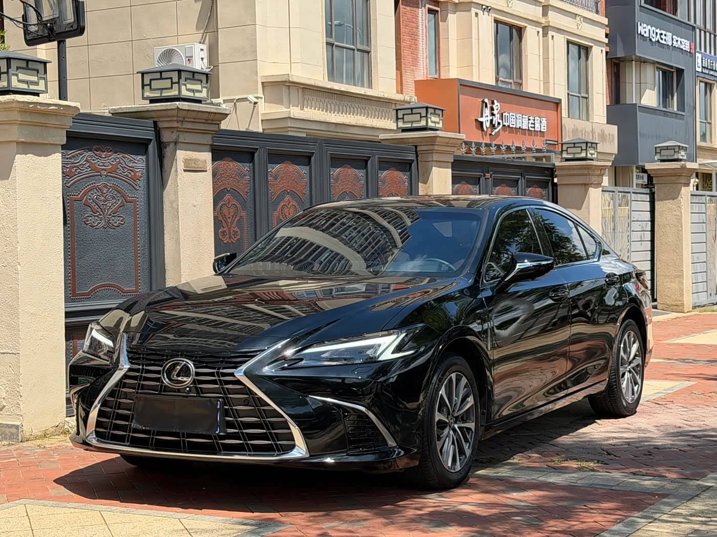 Lexus ES