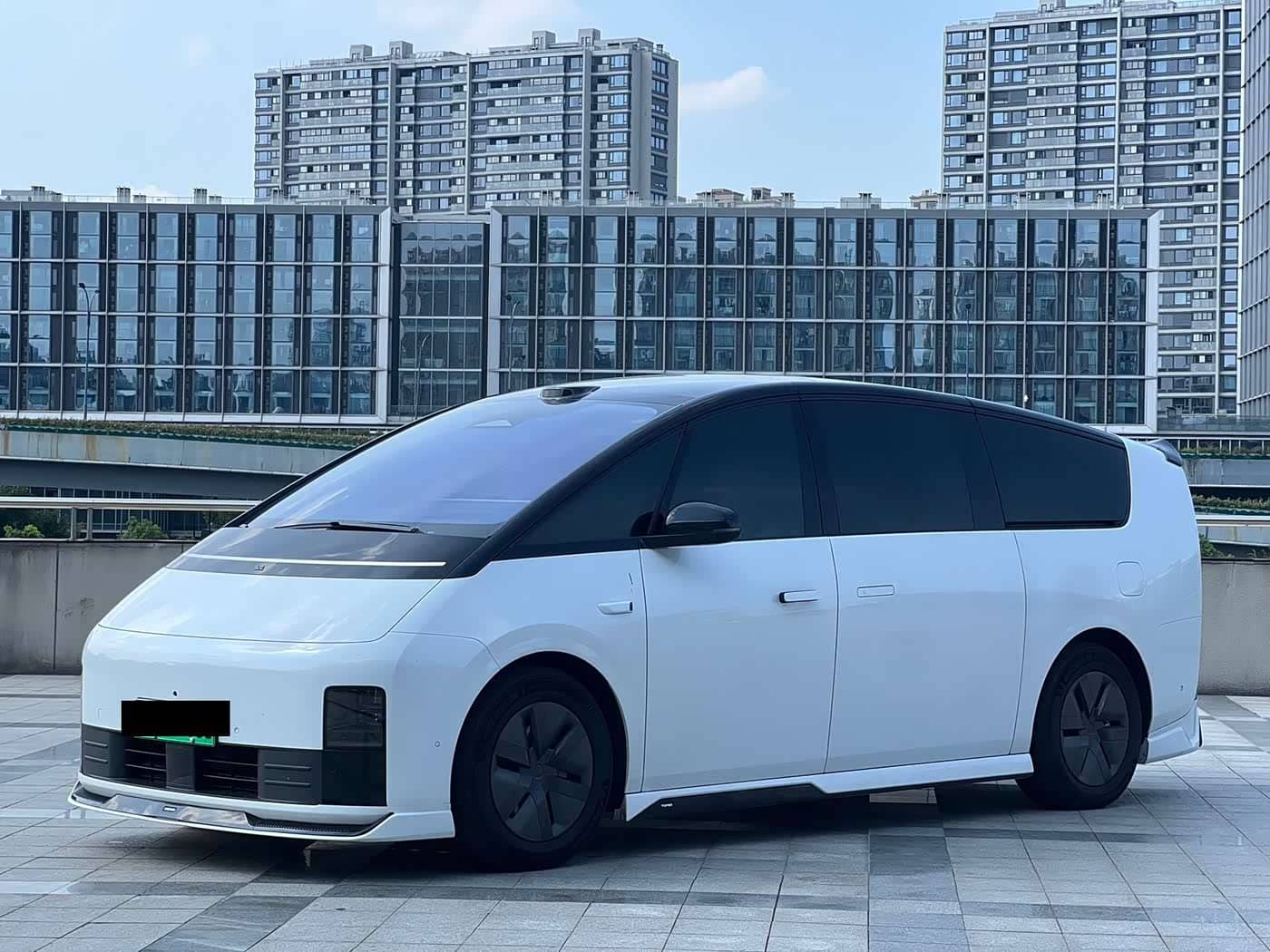 Li Auto MEGA