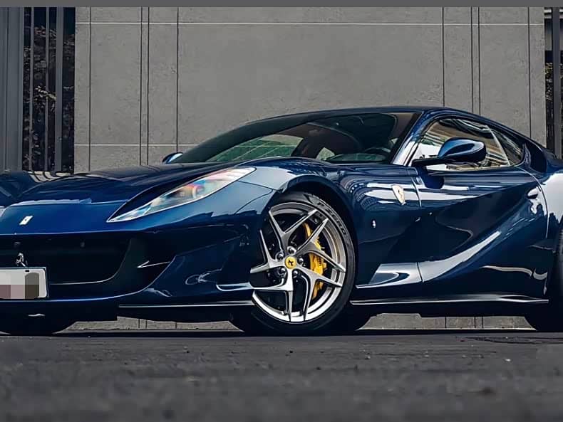 Ferrari 812