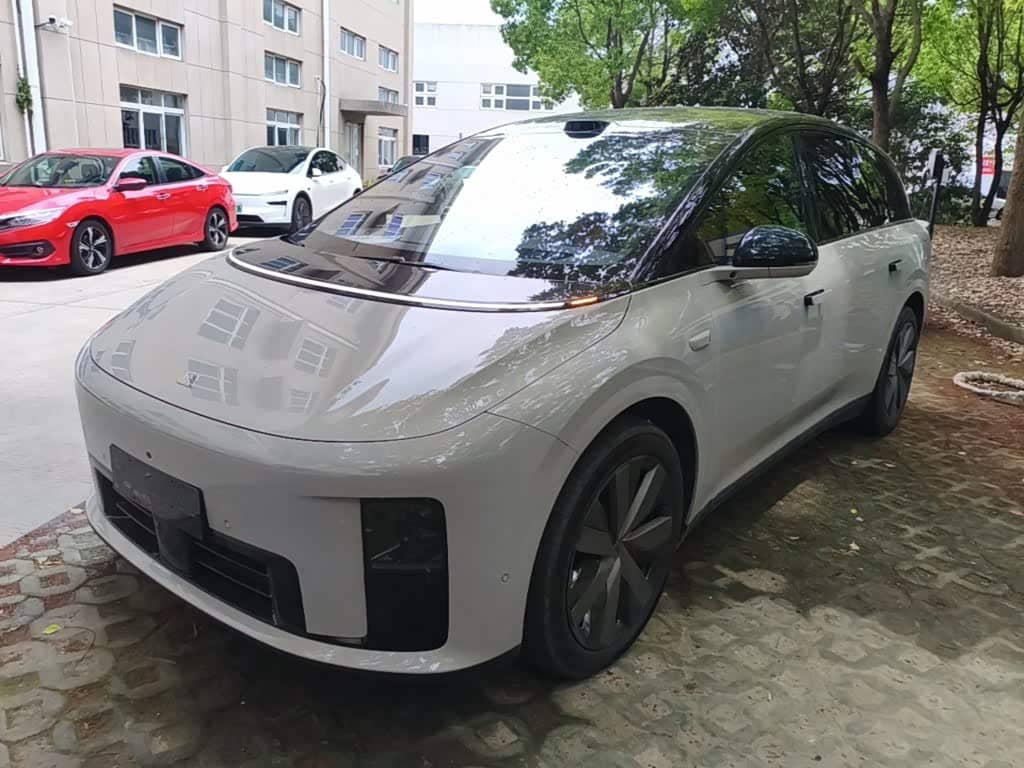 Li Auto Li i8