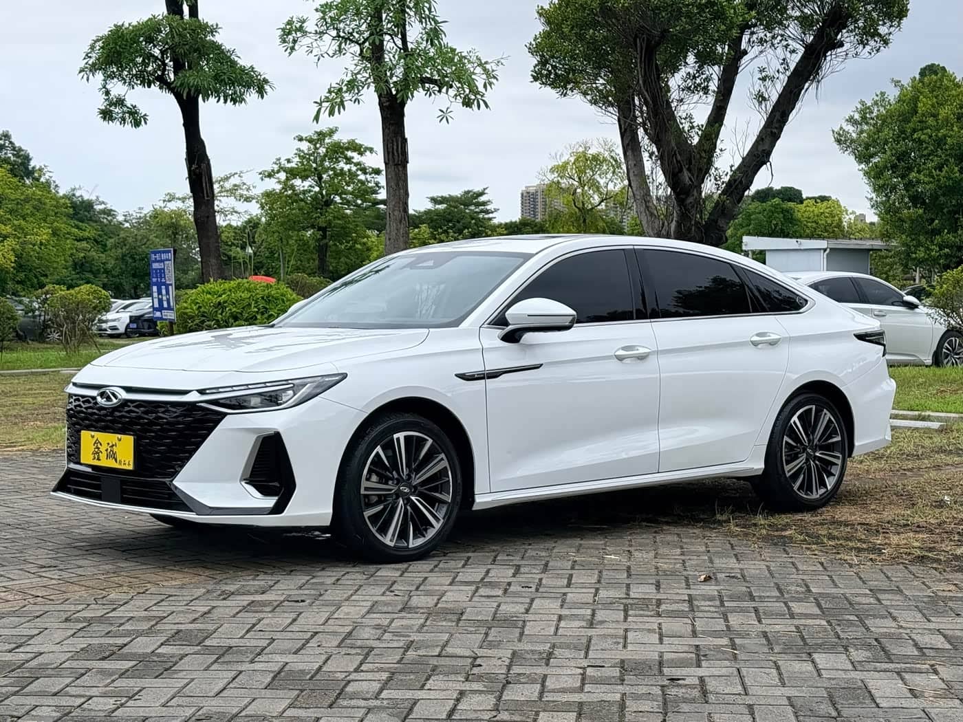 Chery Arrizo 8