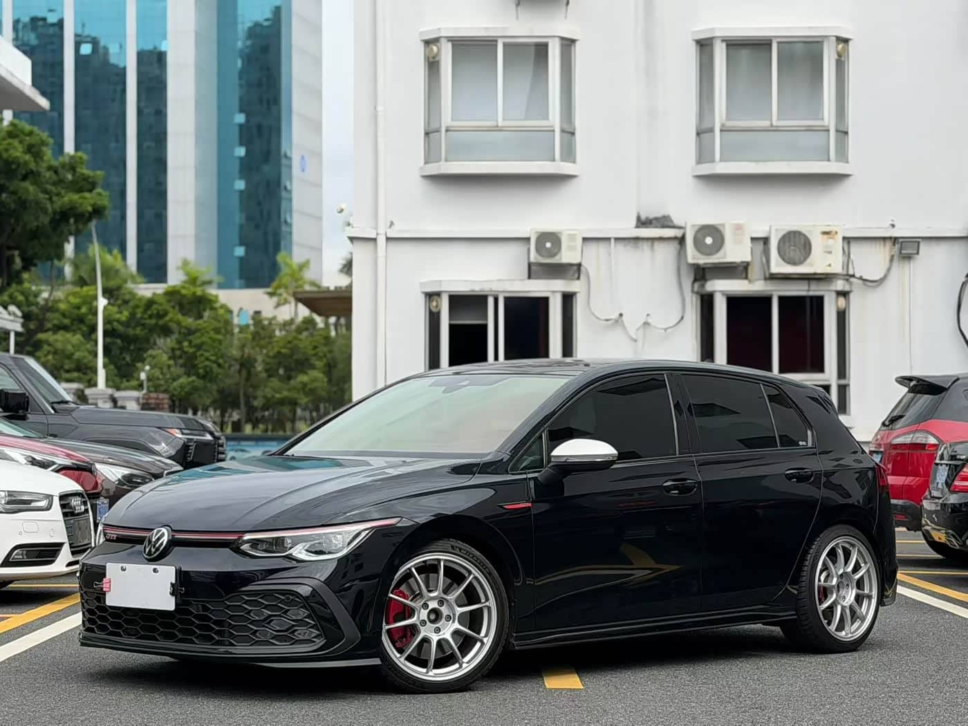 Volkswagen Golf GTI