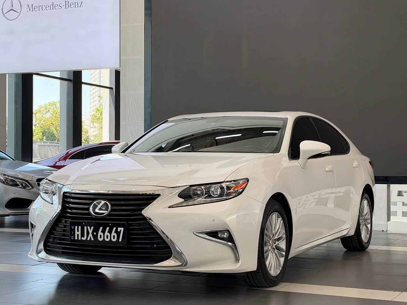 Lexus ES