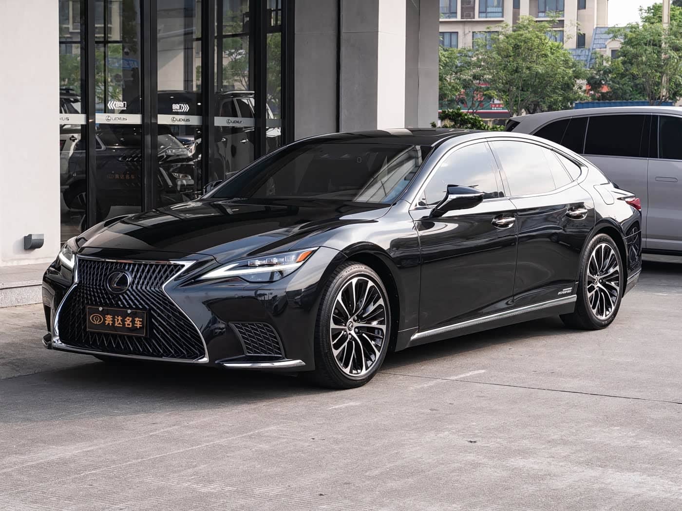 Lexus LS