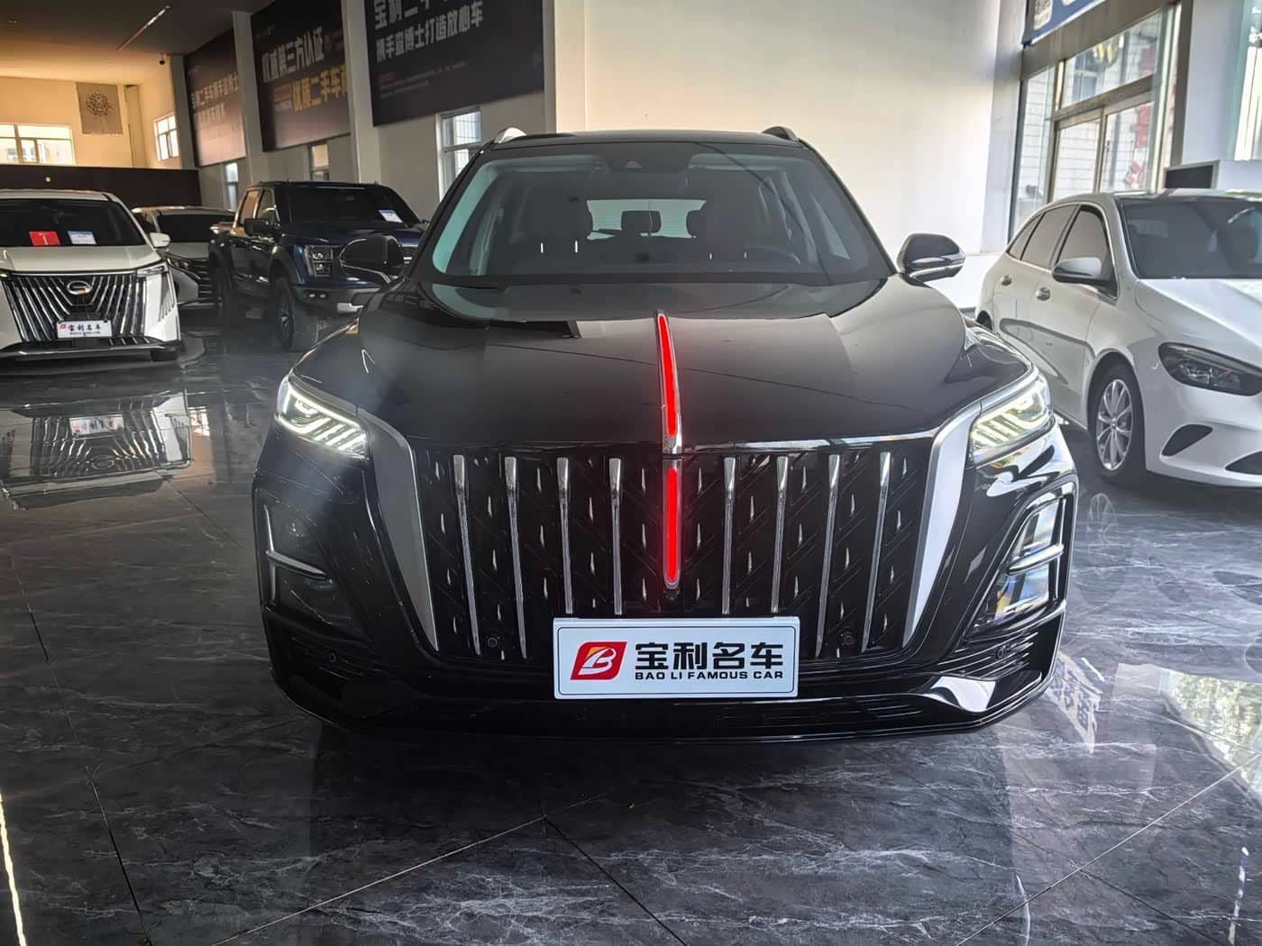 Hongqi HS5