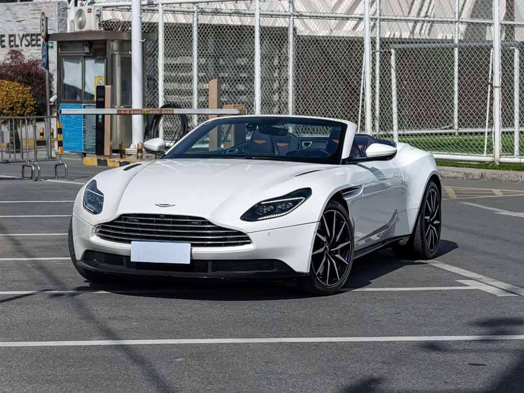 Aston Martin DB11
