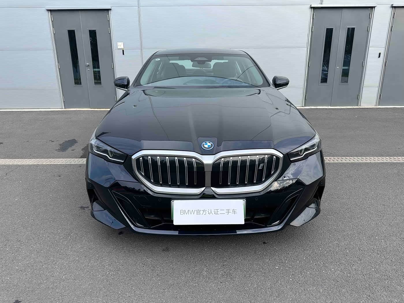 BMW i5