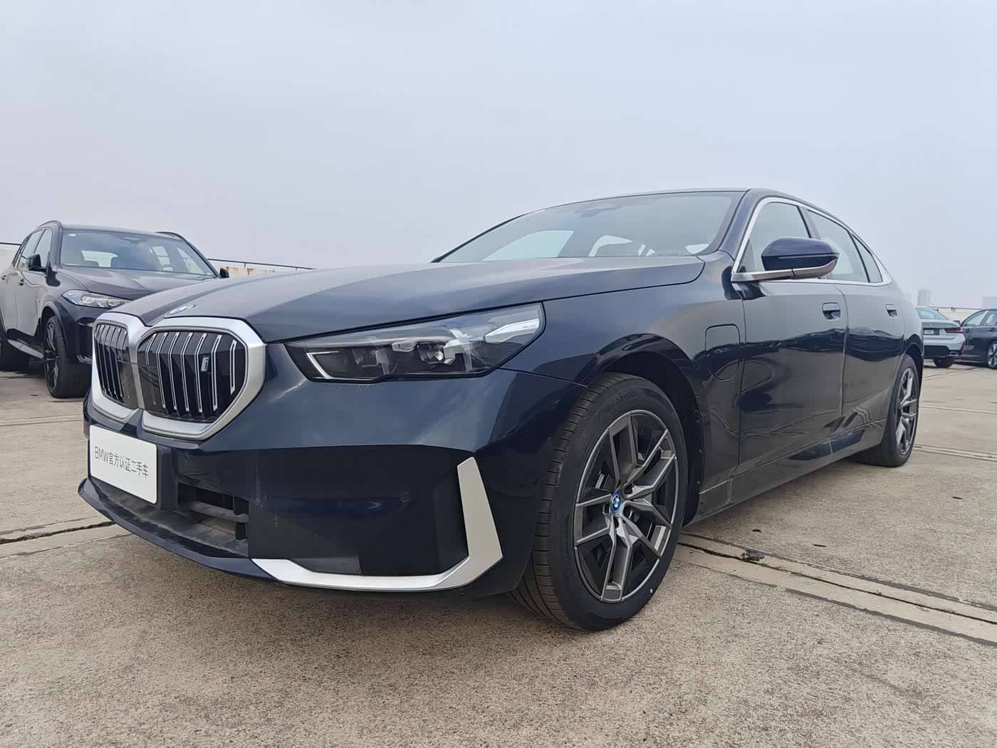 BMW i5