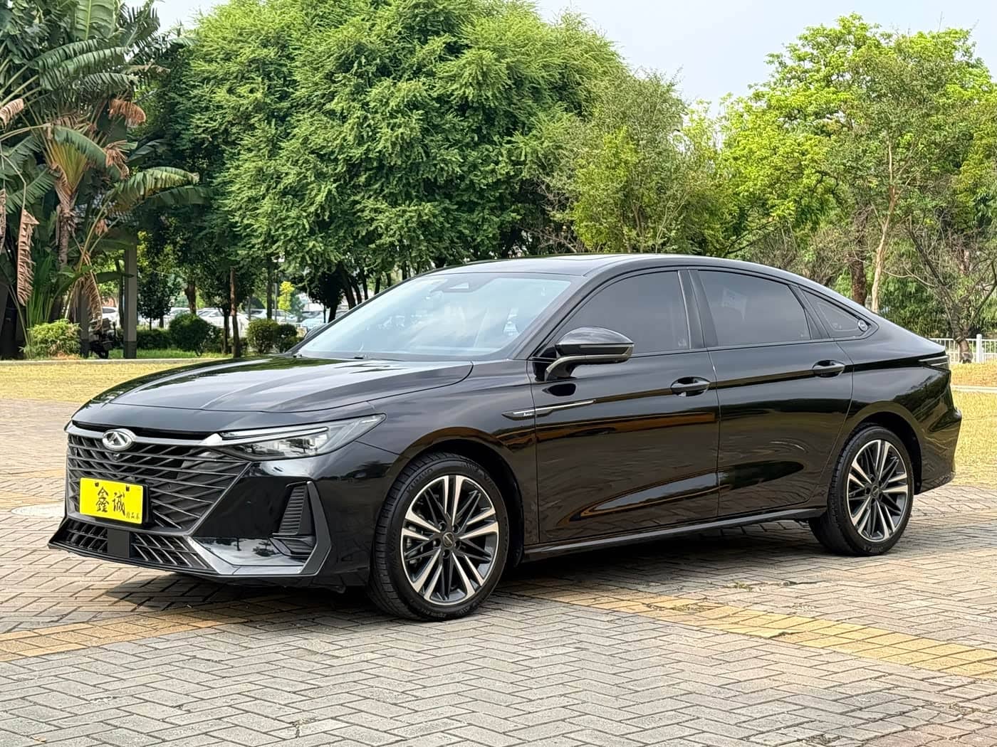 Chery Arrizo 8