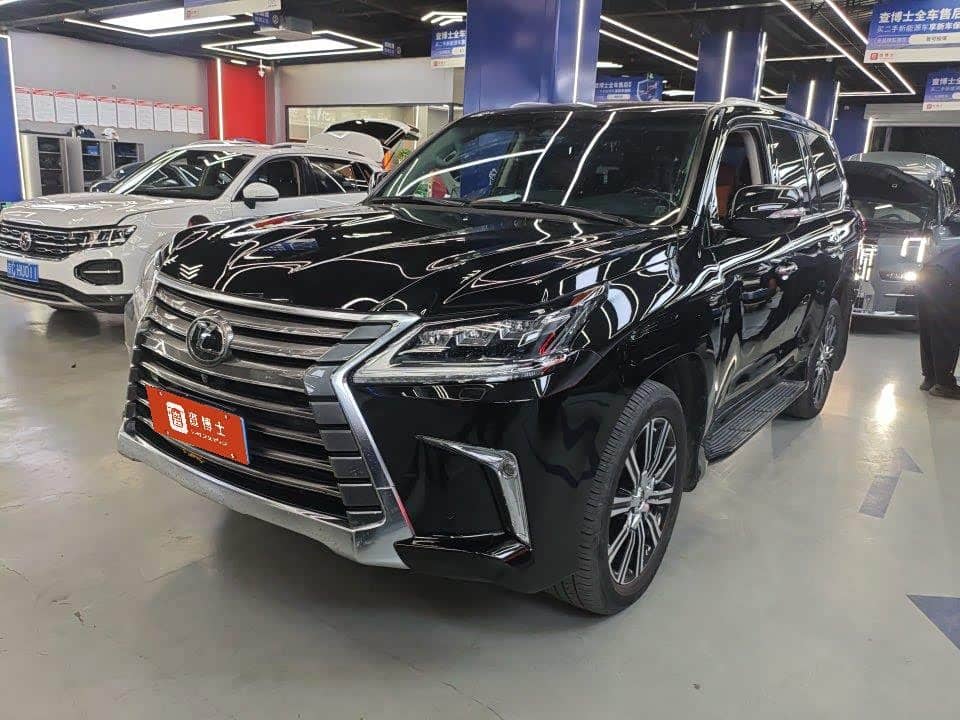 Lexus LX