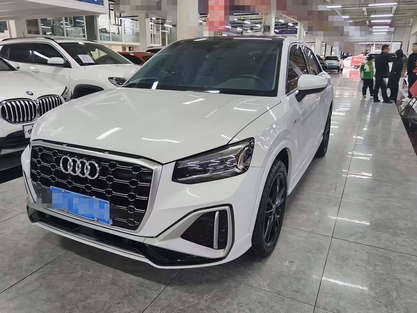 Audi Q2L