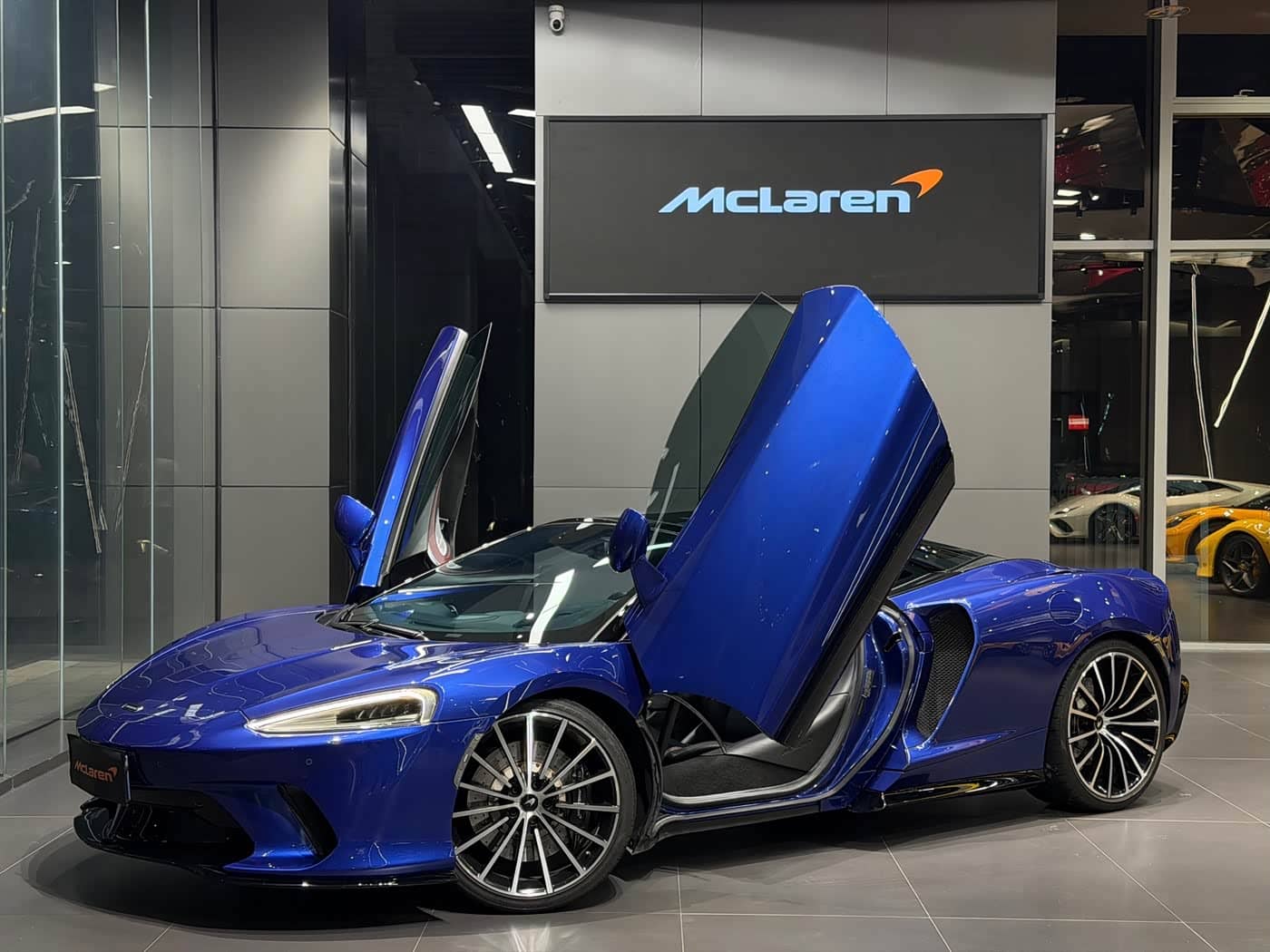 McLaren GT
