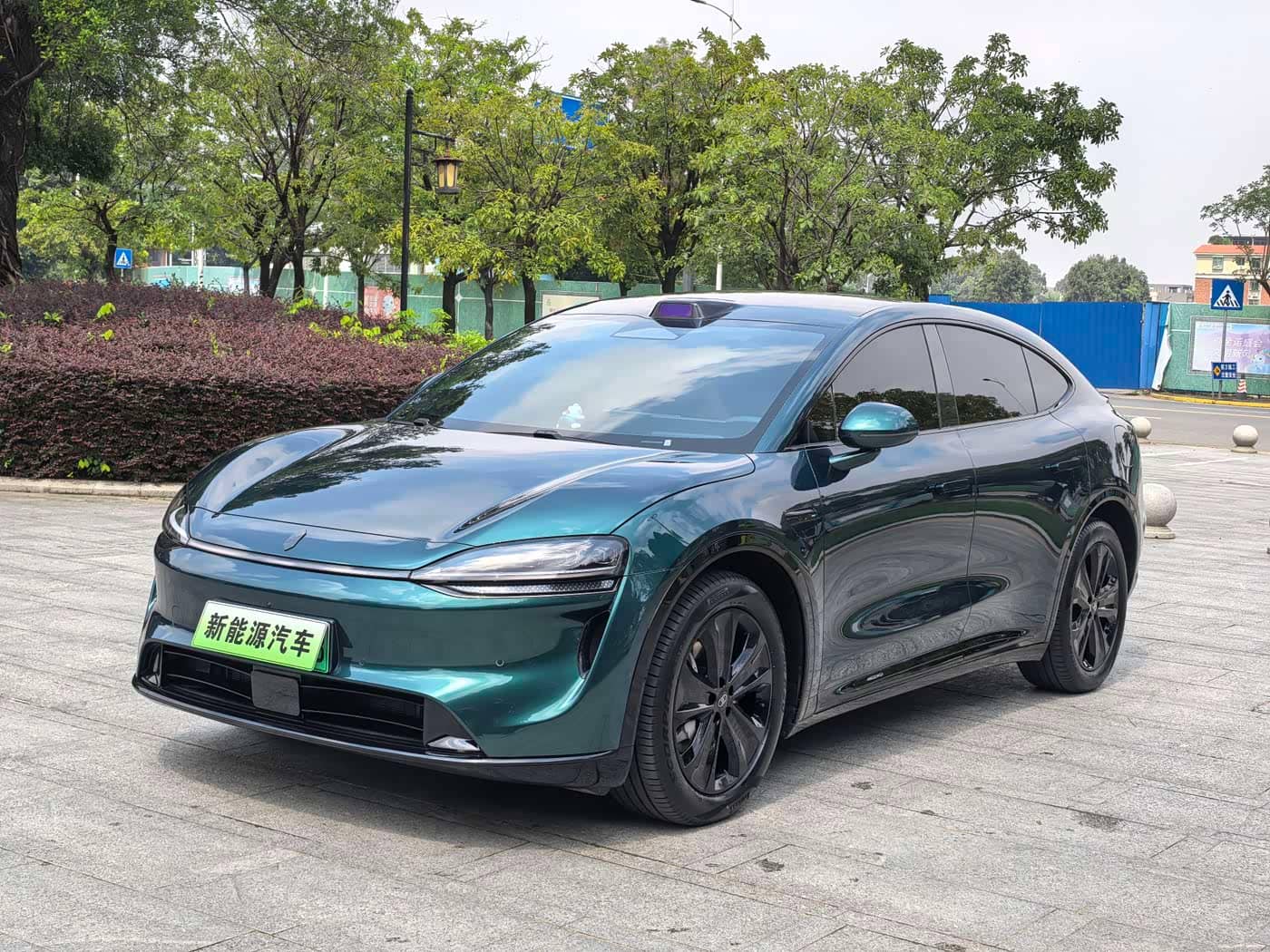 Zhijie Luxeed R7