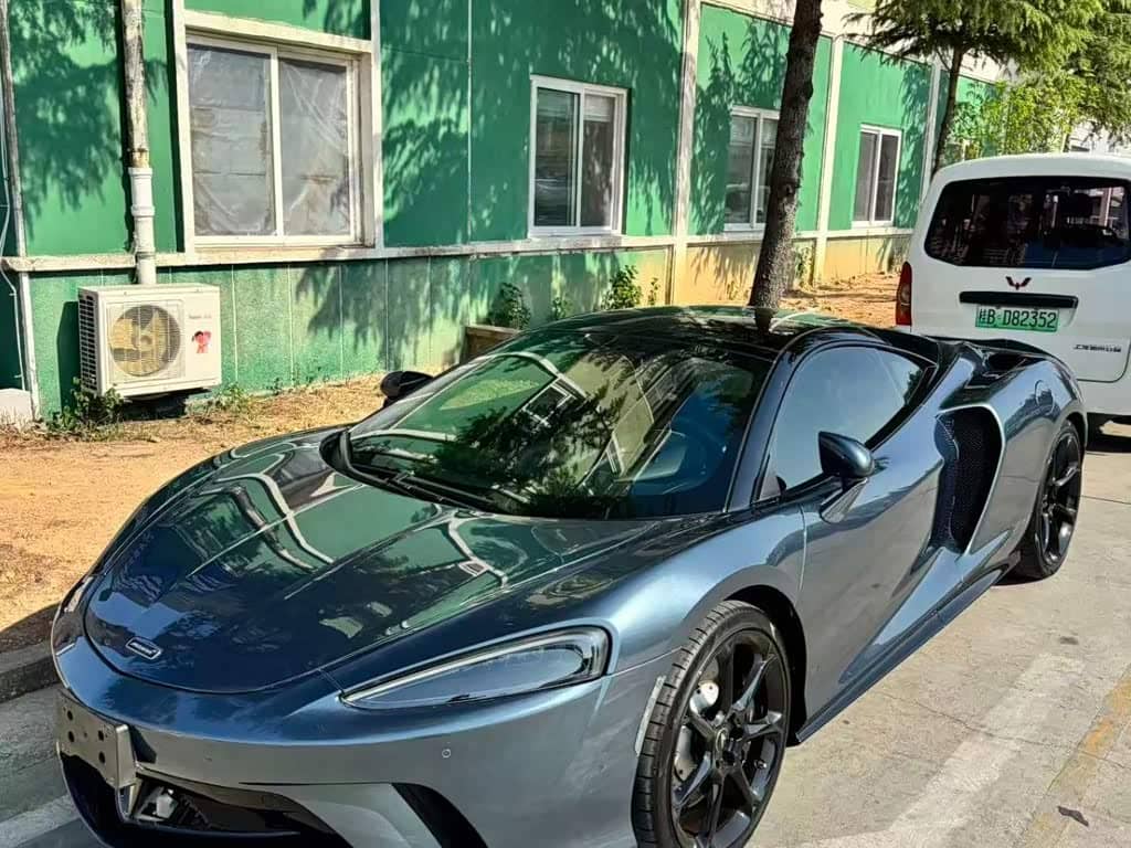 McLaren GT