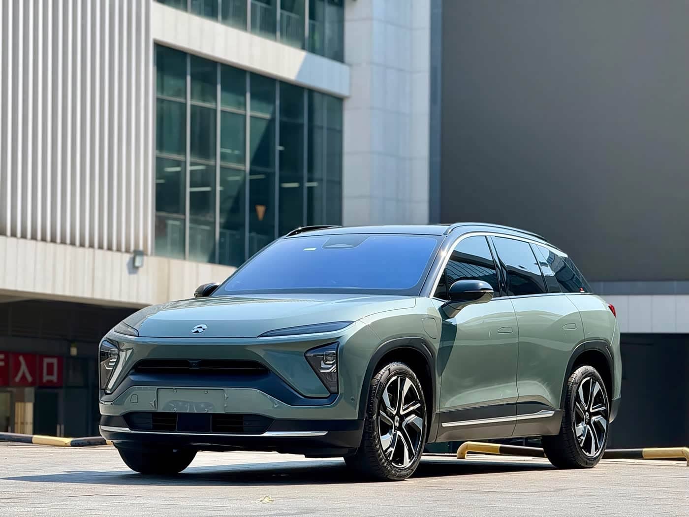 NIO ES6