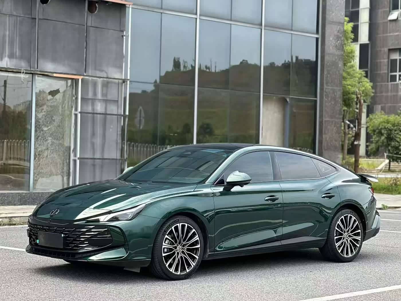 MG MG7