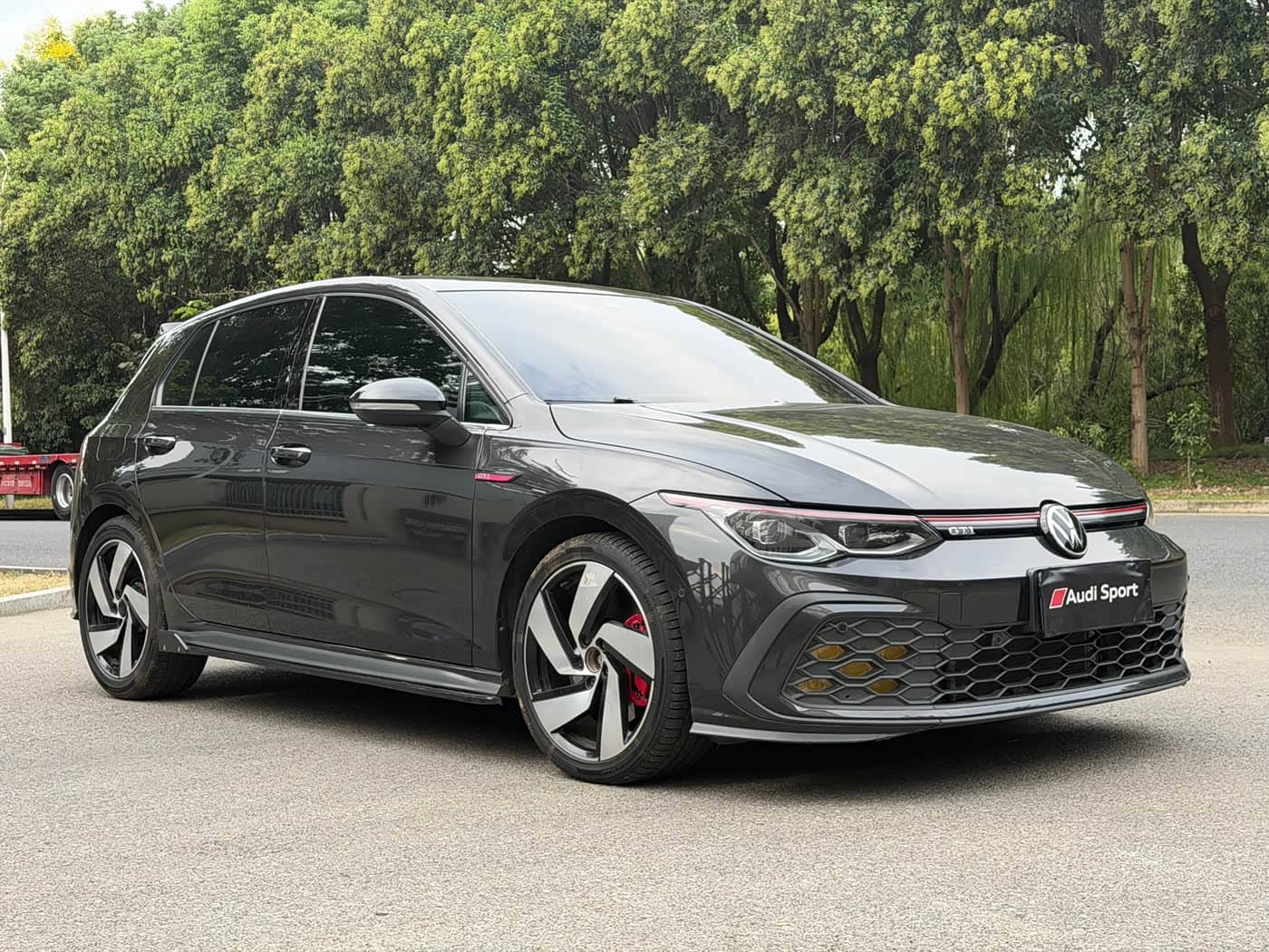 Volkswagen Golf GTI