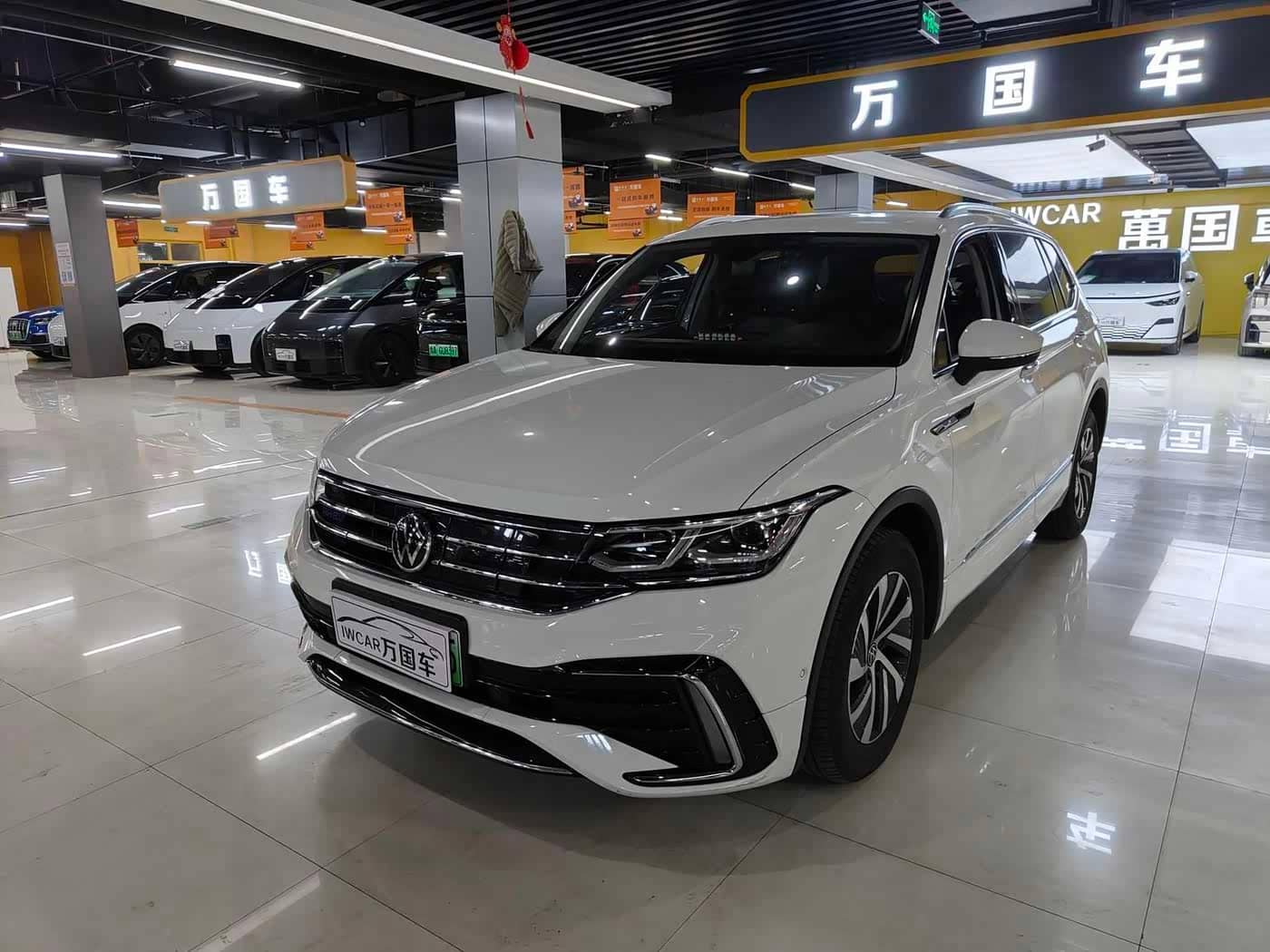Volkswagen Tiguan L PHEV