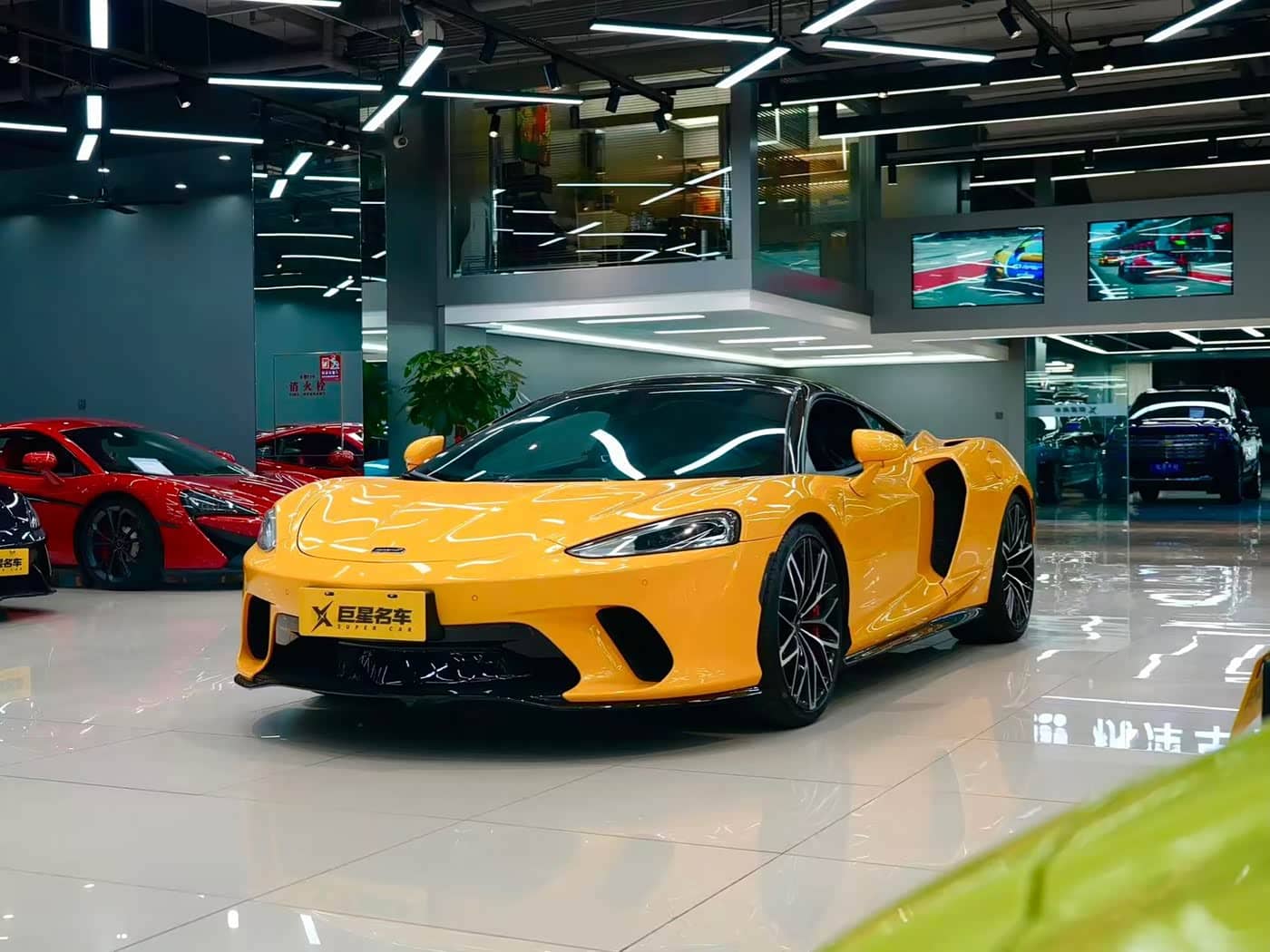 McLaren GT