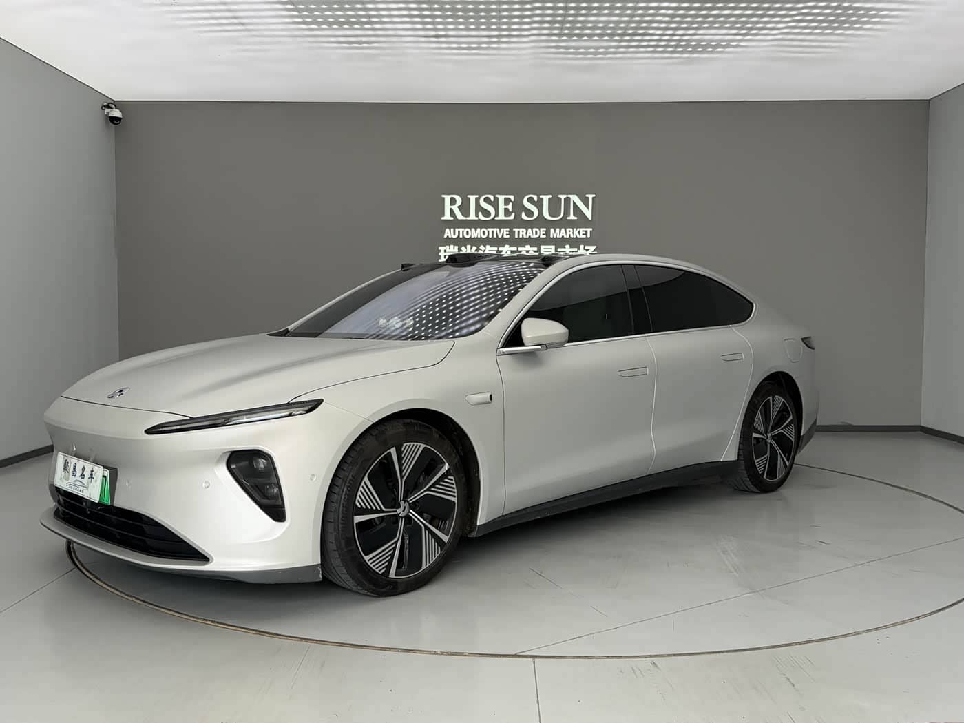 NIO ET7