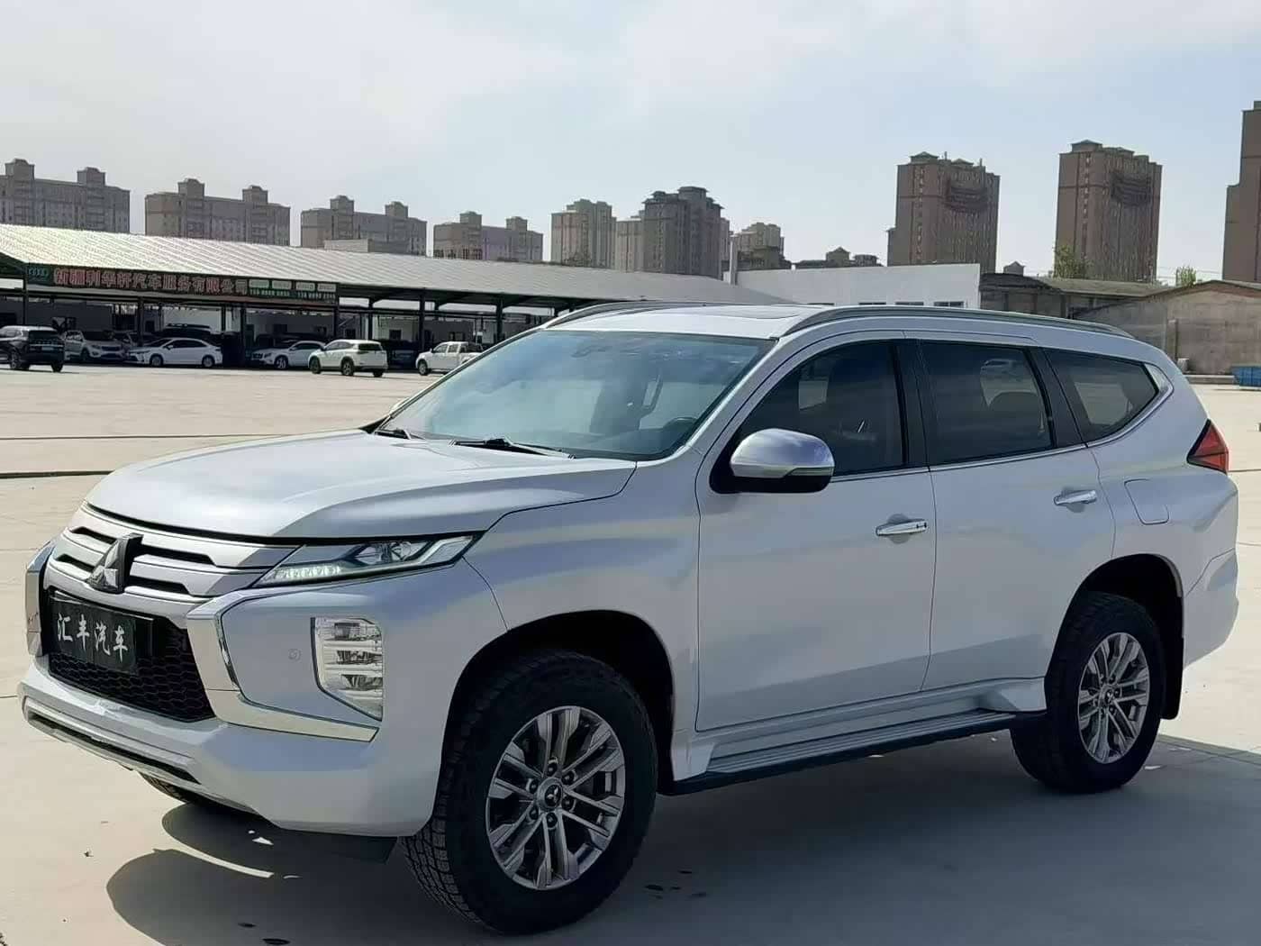 Mitsubishi Pajero Sport
