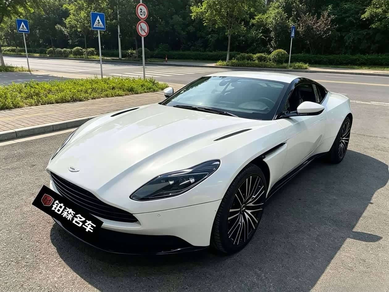 Aston Martin DB11